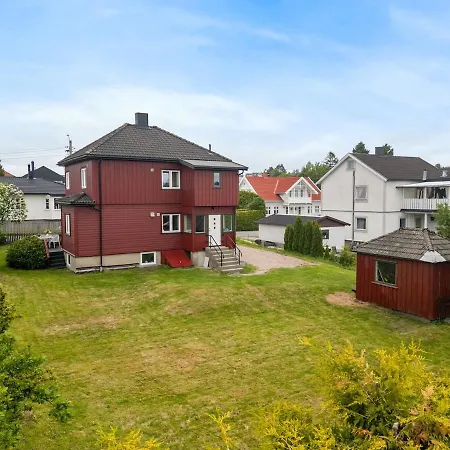 Modern With 2 Bedrooms And Parking *